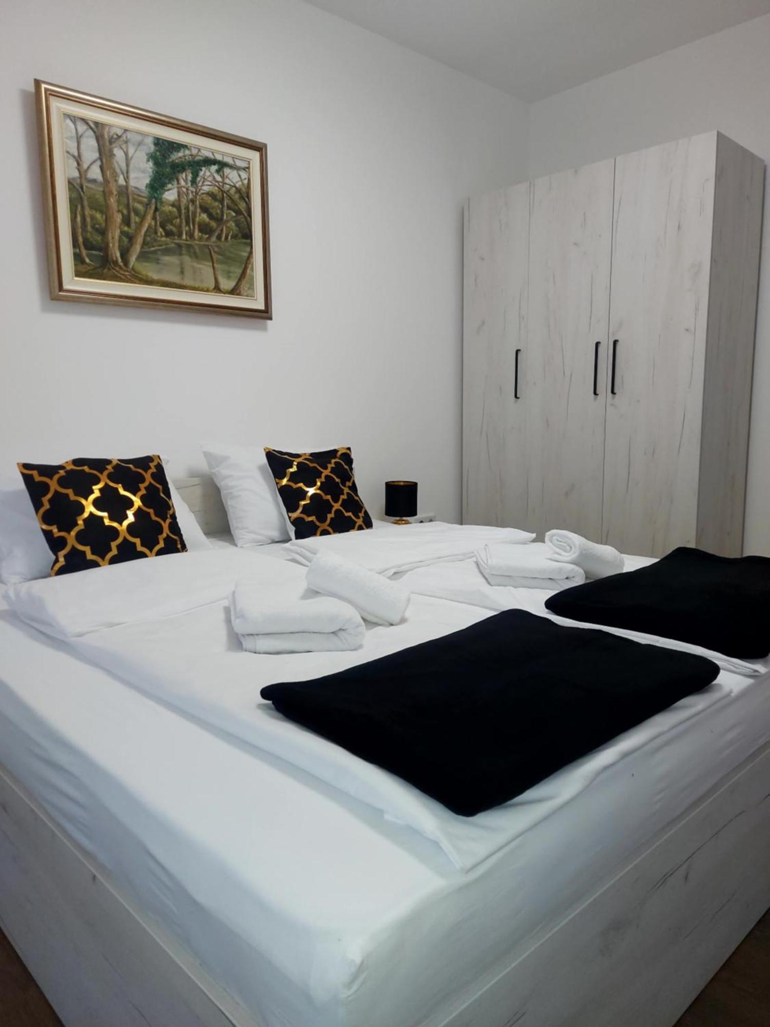 Apartamento Pinocchio Bihać Exterior foto